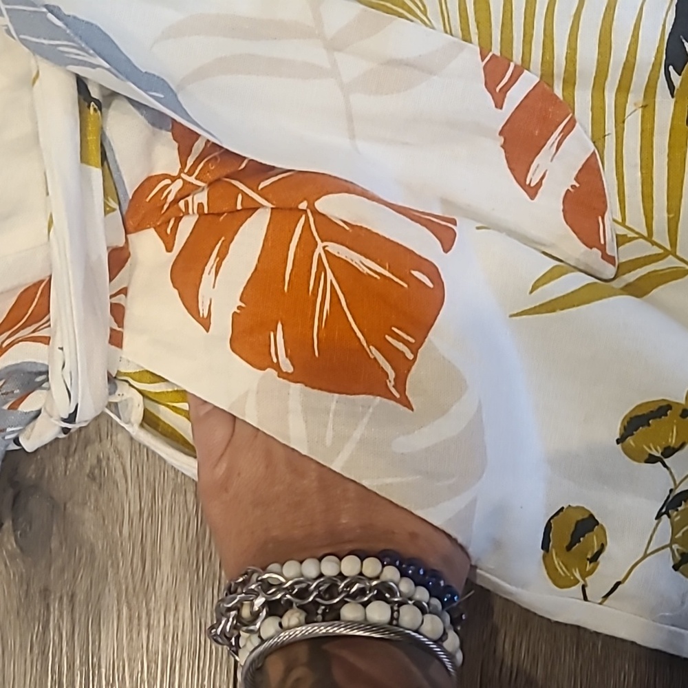 Lush Euc Linen Blend Romper In Cream With a Tropical Print Small - Picture 6 of 11
